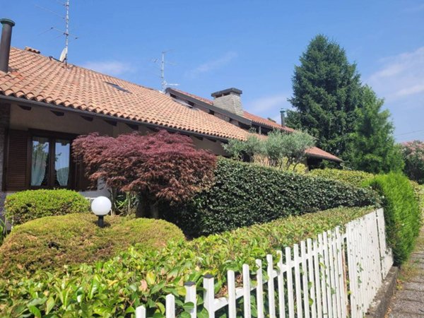 casa indipendente in vendita a Fagnano Olona