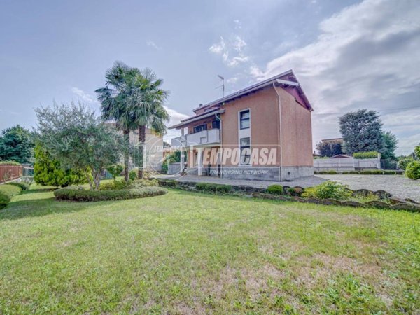 casa indipendente in vendita a Fagnano Olona