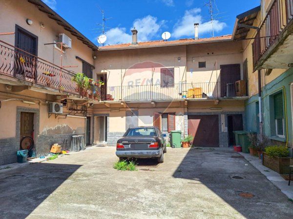 appartamento in vendita a Fagnano Olona in zona Bergoro
