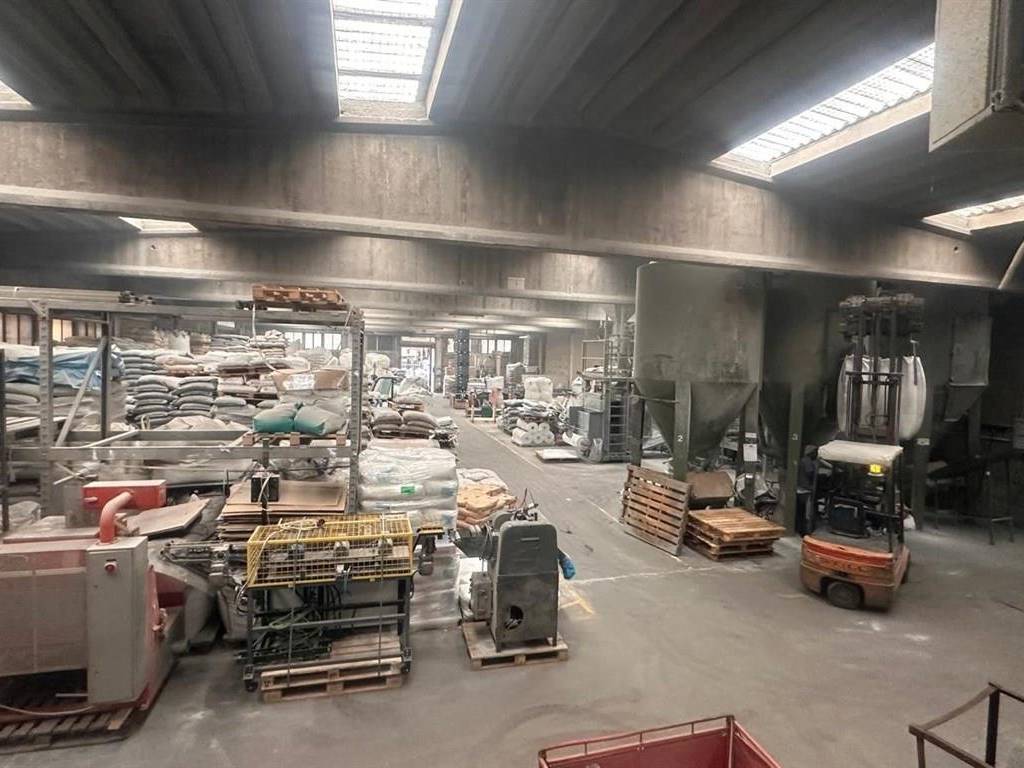 capannone in vendita a Fagnano Olona