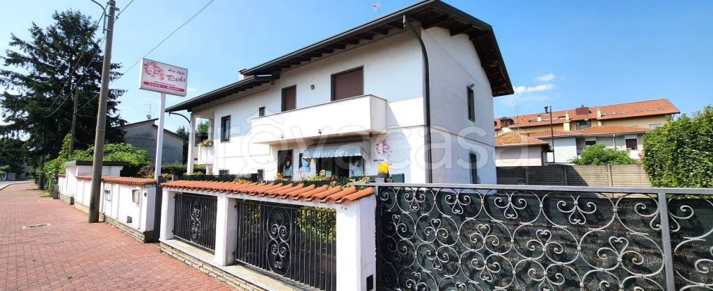 negozio in vendita a Fagnano Olona