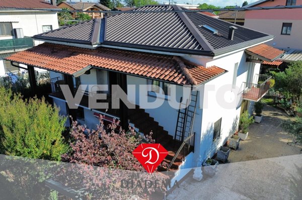 casa indipendente in vendita a Fagnano Olona