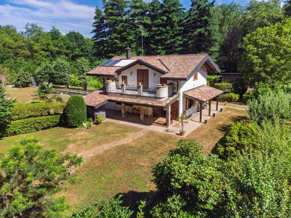 casa indipendente in vendita a Fagnano Olona