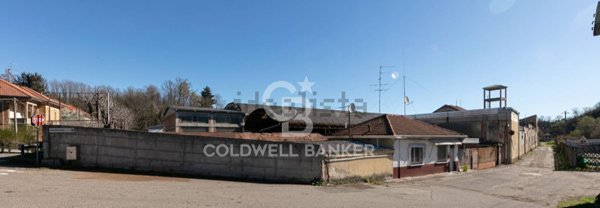 locale di sgombero in vendita a Fagnano Olona