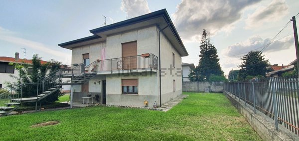 casa indipendente in vendita a Fagnano Olona
