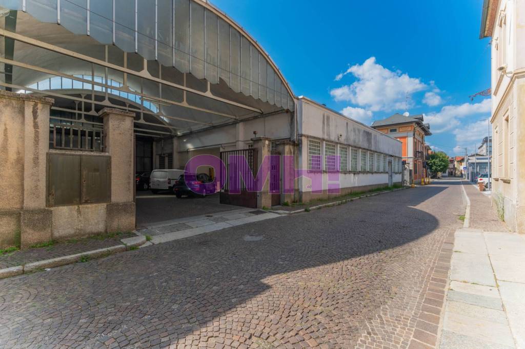 locale commerciale in vendita a Fagnano Olona