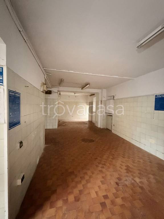 locale commerciale in vendita a Fagnano Olona