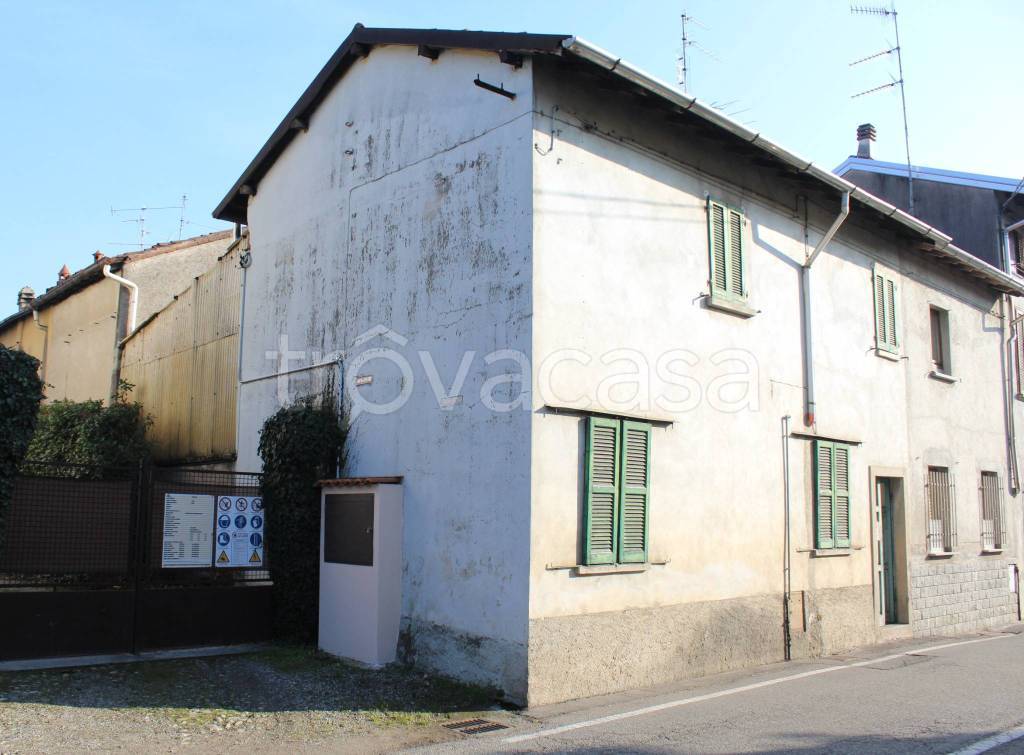 casa indipendente in vendita a Fagnano Olona in zona Bergoro
