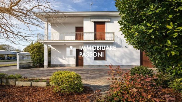 casa indipendente in vendita a Fagnano Olona