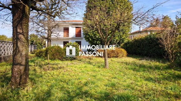 casa indipendente in vendita a Fagnano Olona