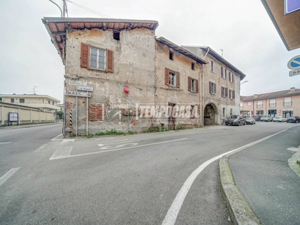 casa indipendente in vendita a Fagnano Olona