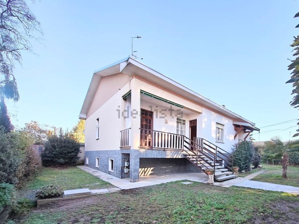 casa indipendente in vendita a Fagnano Olona