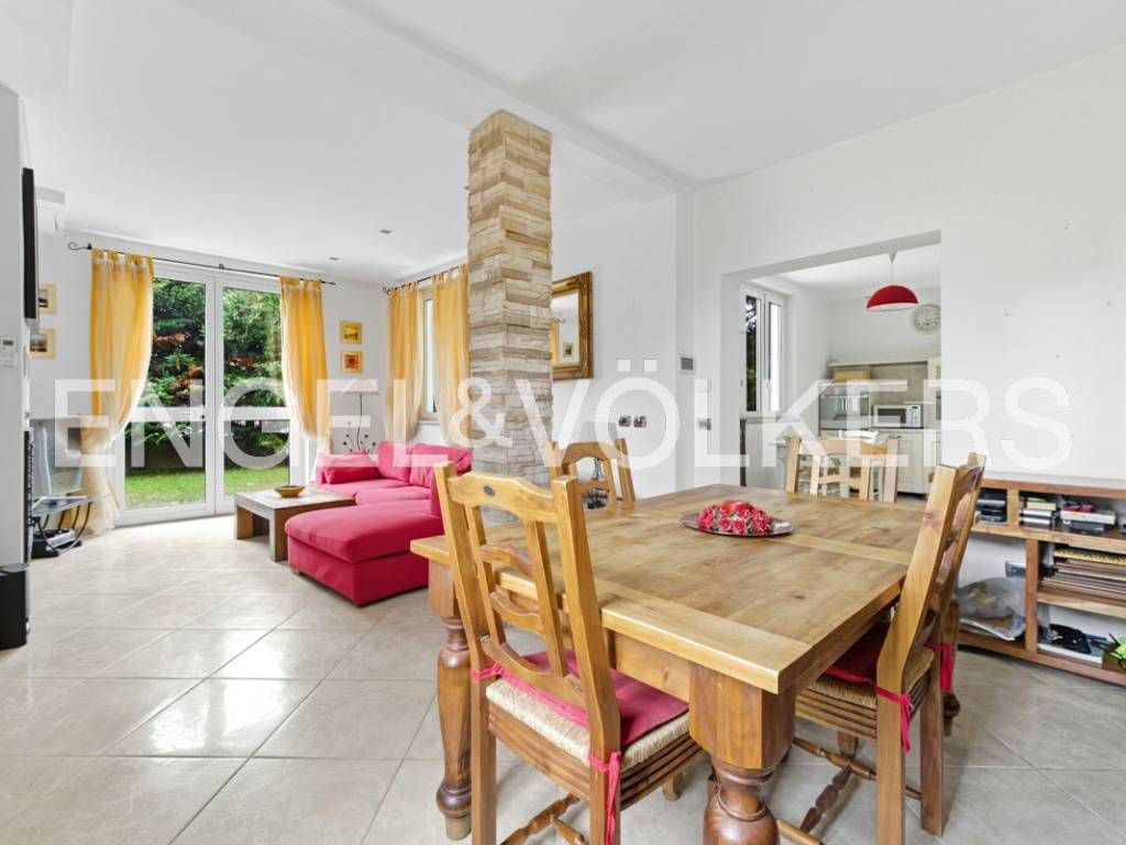 casa indipendente in vendita a Fagnano Olona