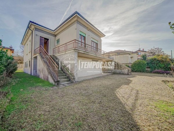 casa indipendente in vendita a Fagnano Olona