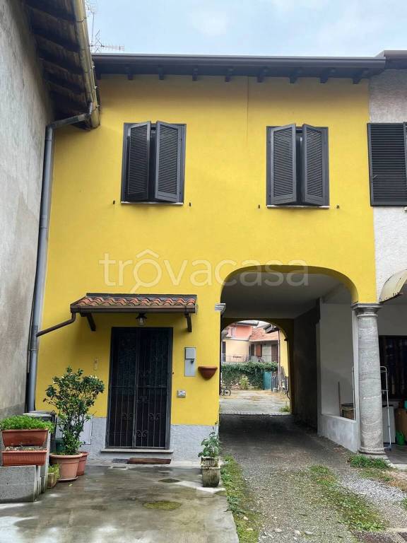 casa indipendente in vendita a Fagnano Olona