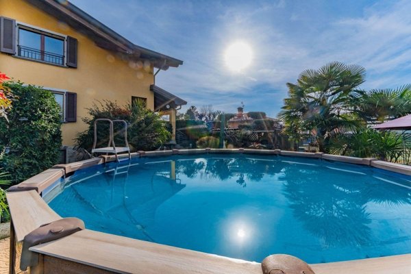 casa indipendente in vendita a Fagnano Olona