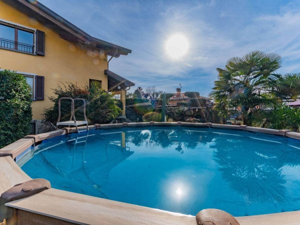 casa indipendente in vendita a Fagnano Olona