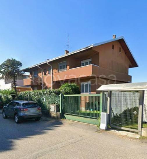 casa indipendente in vendita a Fagnano Olona