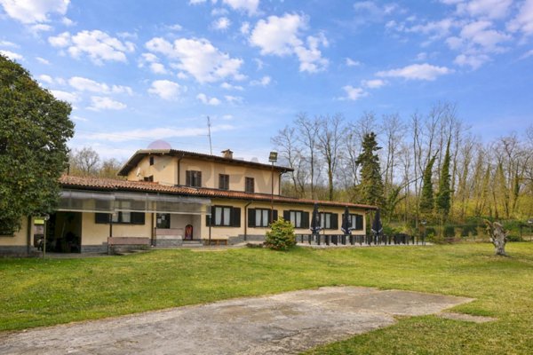 locale commerciale in vendita a Fagnano Olona