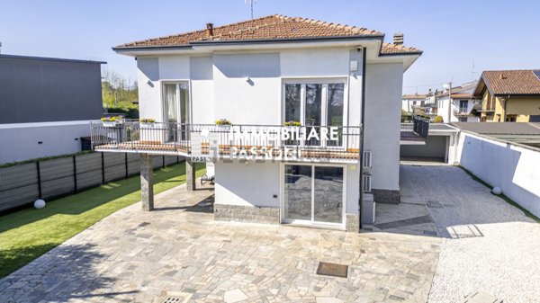 casa indipendente in vendita a Fagnano Olona
