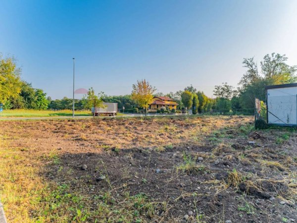 locale commerciale in vendita a Fagnano Olona