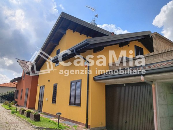 casa indipendente in vendita a Fagnano Olona