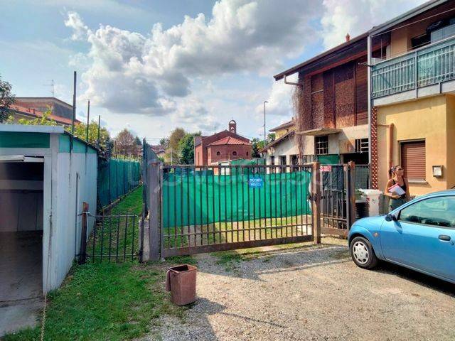 locale commerciale in vendita a Fagnano Olona