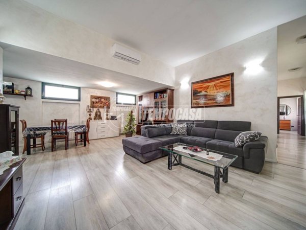 casa indipendente in vendita a Fagnano Olona