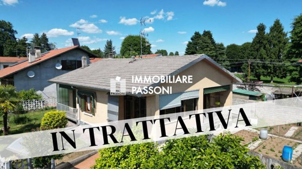casa indipendente in vendita a Fagnano Olona in zona Bergoro