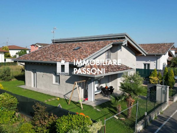 casa indipendente in vendita a Fagnano Olona