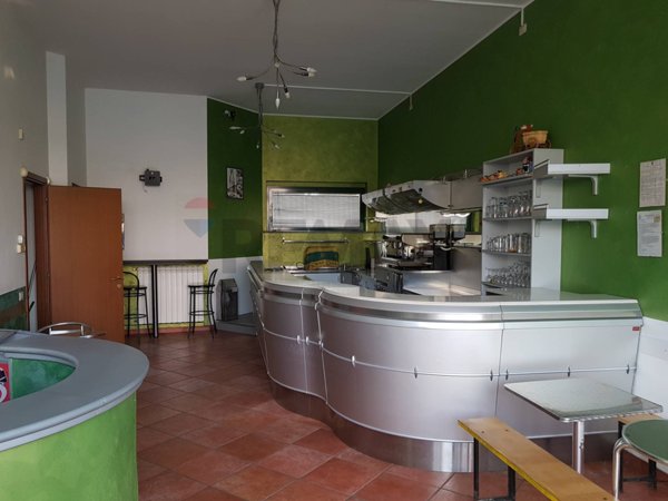 negozio in vendita a Fagnano Olona in zona Fornaci