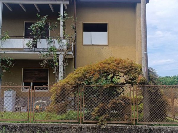 casa indipendente in vendita a Fagnano Olona
