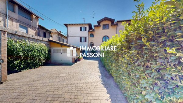 appartamento in vendita a Fagnano Olona in zona Bergoro