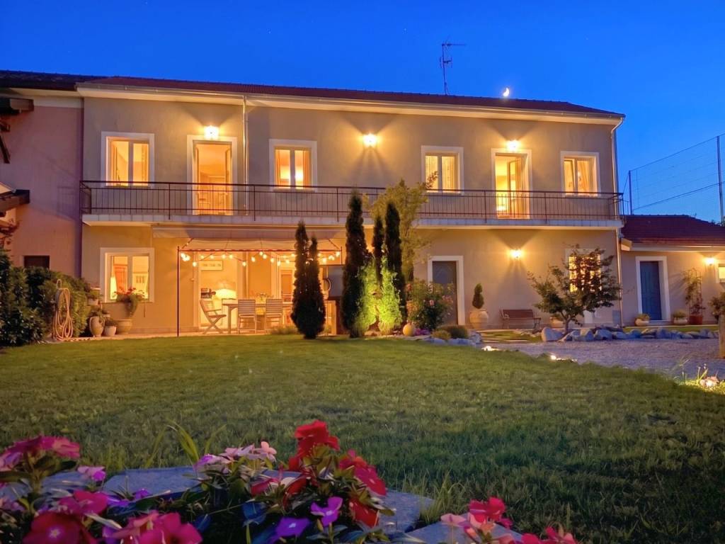 casa indipendente in vendita a Fagnano Olona