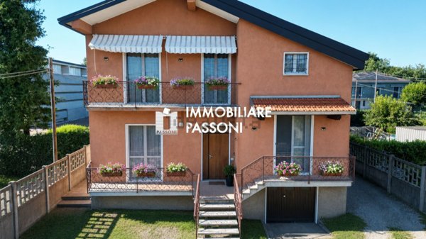 casa indipendente in vendita a Fagnano Olona in zona Fornaci