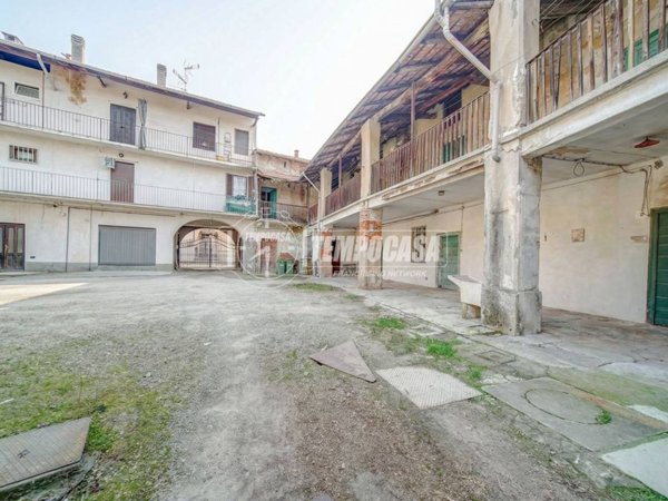 casa indipendente in vendita a Fagnano Olona