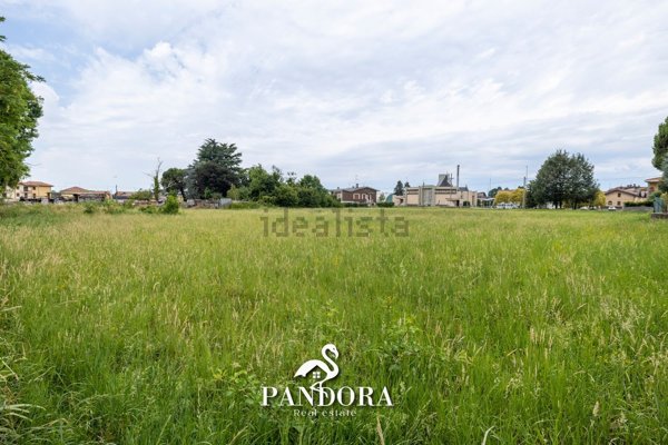 terreno edificabile in vendita a Fagnano Olona