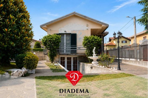 casa indipendente in vendita a Fagnano Olona