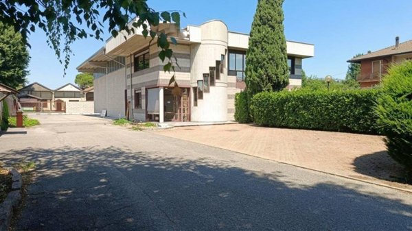 locale commerciale in vendita a Fagnano Olona