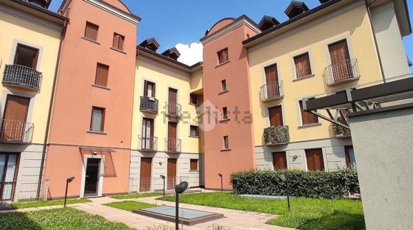 appartamento in vendita a Ferno