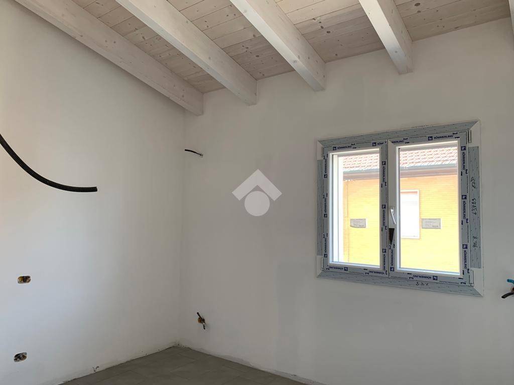 casa indipendente in vendita a Ferno
