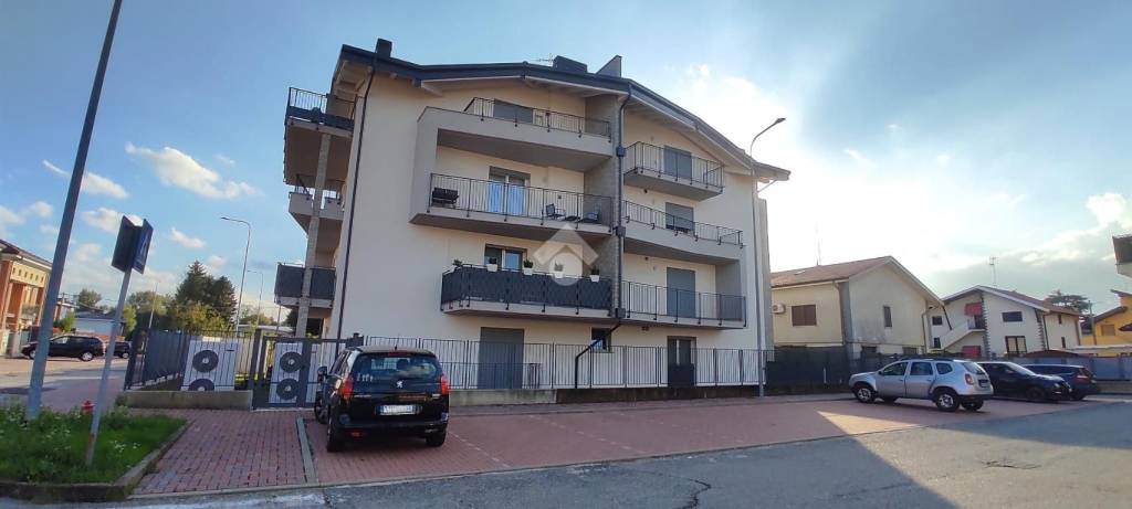 appartamento in vendita a Ferno