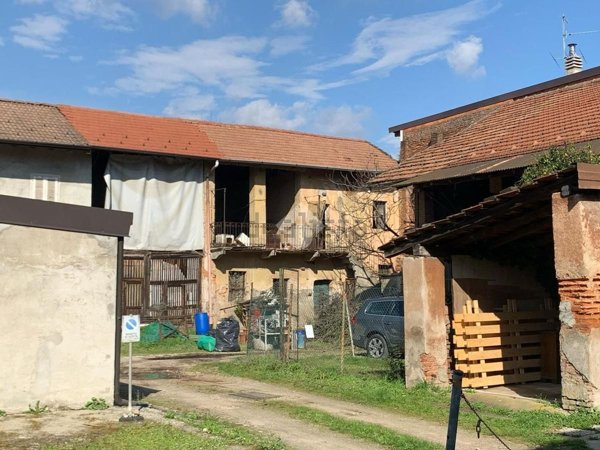 appartamento in vendita a Ferno