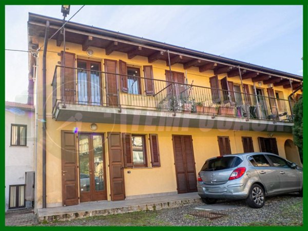 appartamento in vendita a Ferno