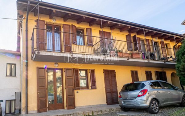 appartamento in vendita a Ferno