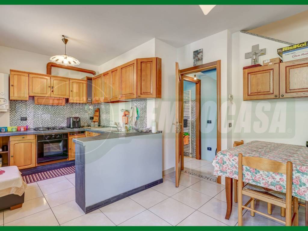 casa indipendente in vendita a Ferno