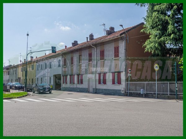 appartamento in vendita a Ferno in zona San Macario