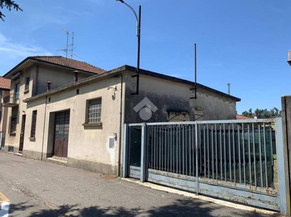 appartamento in vendita a Ferno