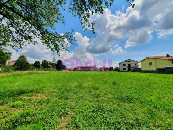 terreno agricolo in vendita a Ferno