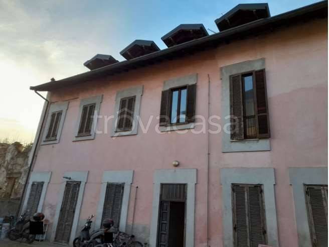 appartamento in vendita a Ferno
